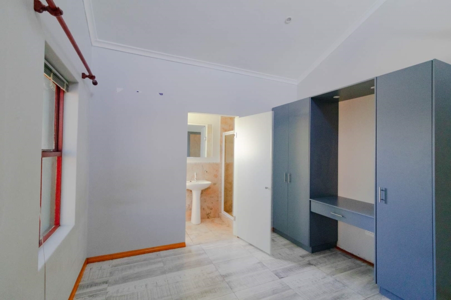 4 Bedroom Property for Sale in Sandbaai Western Cape